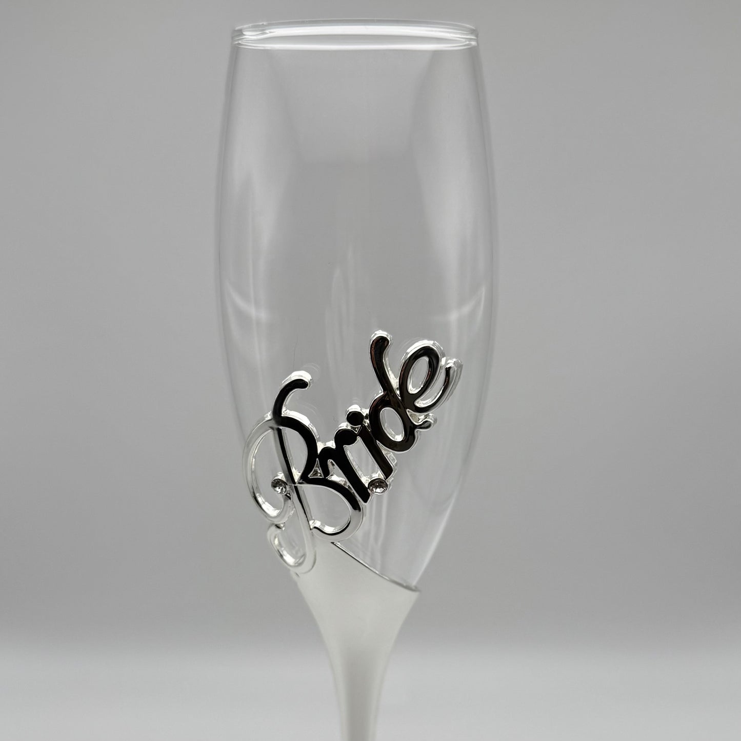 Bride and Groom Champagne Flutes Canada – Personalized Wedding Glasses Engraved Toronto, Mississauga, Vancouver, Montreal