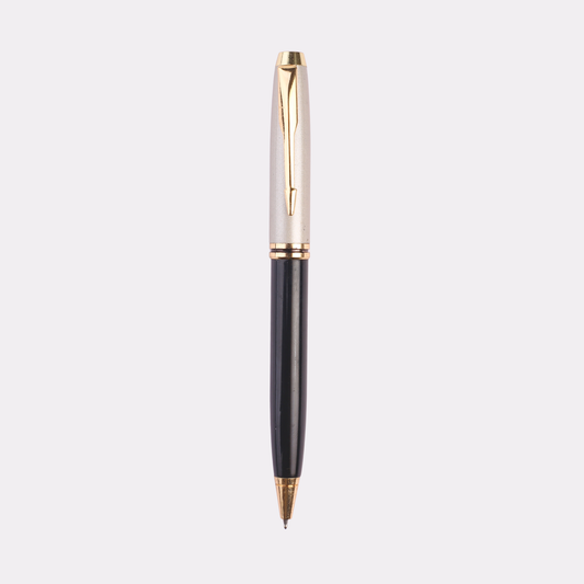 Engraved Black & Gold Classic Pen – Personalized Executive Gift for Professionals
