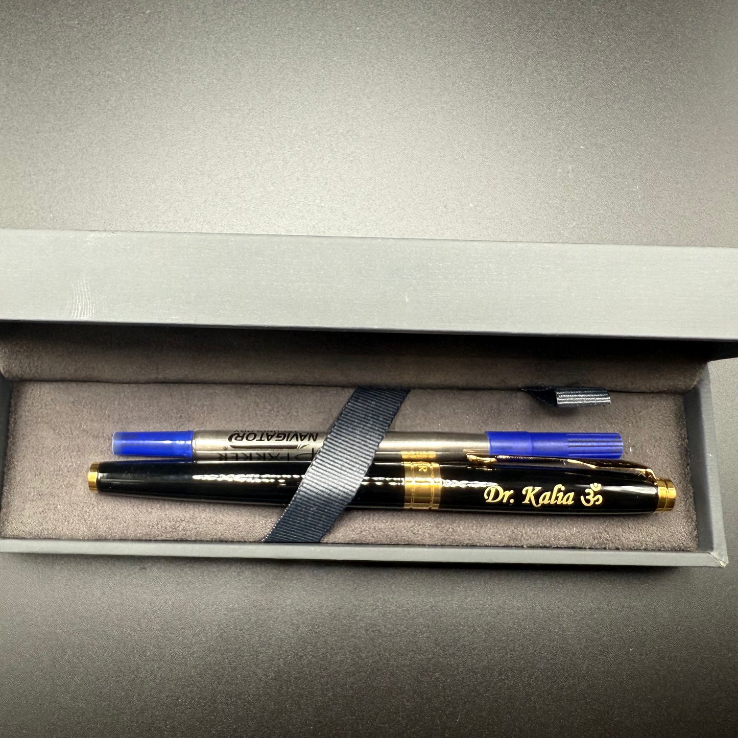 Parker Premium Ballpoint Pen Gift Set – Personalized Engraving Available | Includes Extra Refill