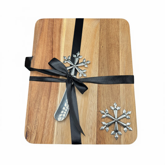 Personalized Wooden Cheese Board with Snowflake Design | Engraved Christmas Gift Canada | Custom Holiday Serving Board for Men, Women, Couples & Family | Christmas Gift Under $40