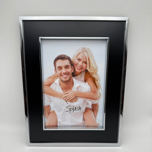 Engraved Photo Frame – Personalized Picture Frame Gift | Custom Glass & Metal Frames for Weddings, Anniversaries & Special Occasions in Canada