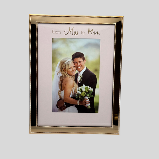 Gold Plated “Mr & Mrs” Wedding Photo Frame – Personalized Engraved Wedding & Anniversary Gift | Canada