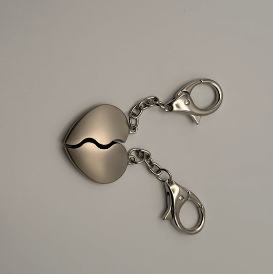Personalized Magnetic Split Heart Couple Keychain – Engraved His & Hers Keychain Set