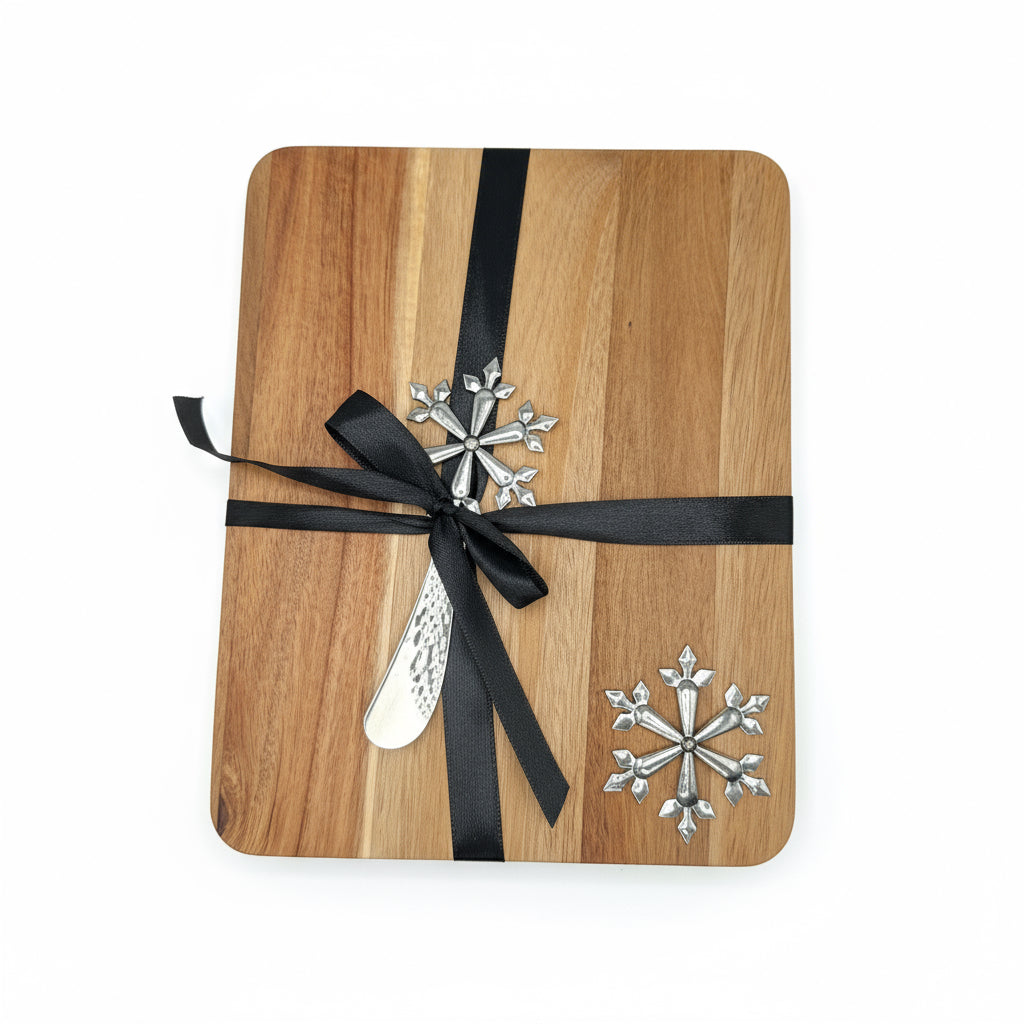 Personalized Wooden Cheese Board with Snowflake Design | Engraved Christmas Gift Canada | Custom Holiday Serving Board for Men, Women, Couples & Family | Christmas Gift Under $40
